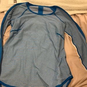 Lululemon long sleeve work out shirt